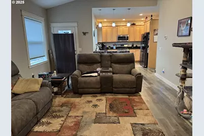 2317 Laura Ln, North Bend, OR 97459 - Photo 7