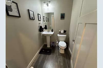 2317 Laura Ln, North Bend, OR 97459 - Photo 11