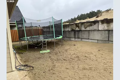 2317 Laura Ln, North Bend, OR 97459 - Photo 37