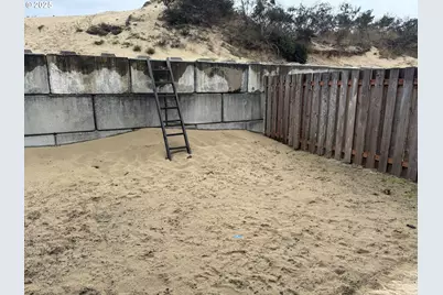 2317 Laura Ln, North Bend, OR 97459 - Photo 41