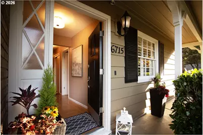 6715 SW Hamilton Ct, Portland, OR 97225 - Photo 5
