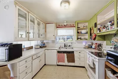 1012 7th St, Springfield, OR 97477 - Photo 13