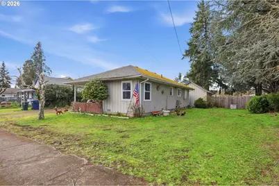 1012 7th St, Springfield, OR 97477 - Photo 27