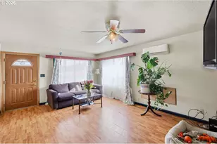 1012 7th St, Springfield, OR 97477 - Photo 7