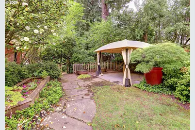 1975 SW Edgewood Rd, Portland, OR 97201 - Photo 37