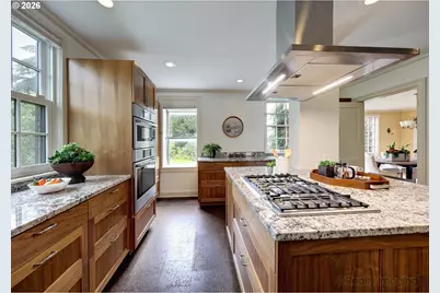 1975 SW Edgewood Rd, Portland, OR 97201 - Photo 11