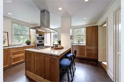 1975 SW Edgewood Rd, Portland, OR 97201 - Photo 9