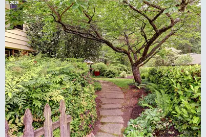 1975 SW Edgewood Rd, Portland, OR 97201 - Photo 33