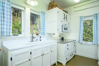 16800 NW Willis Rd, McMinnville, OR 97128 - Photo 19