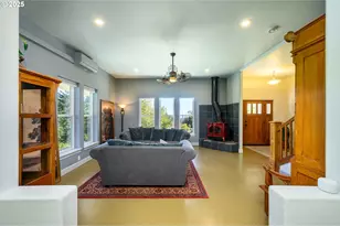 16800 NW Willis Rd, McMinnville, OR 97128 - Photo 11