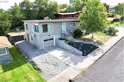 1106 Oregon St, The Dalles, OR 97058 - Photo 1