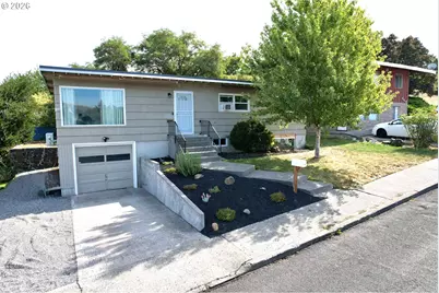 1106 Oregon St, The Dalles, OR 97058 - Photo 3