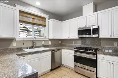 9250 SW Sagert St, Tualatin, OR 97062 - Photo 11