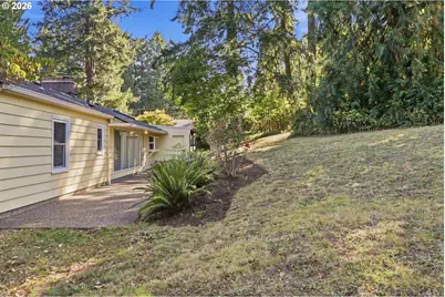 9477 SW 62nd Dr, Portland, OR 97219 - Photo 23
