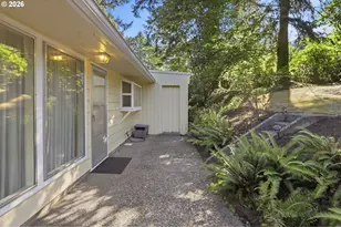 9477 SW 62nd Dr, Portland, OR 97219 - Photo 27