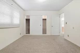 9477 SW 62nd Dr, Portland, OR 97219 - Photo 19