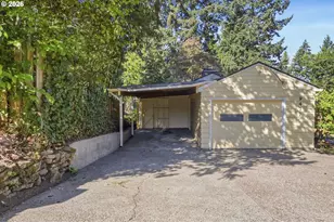 9477 SW 62nd Dr, Portland, OR 97219 - Photo 31