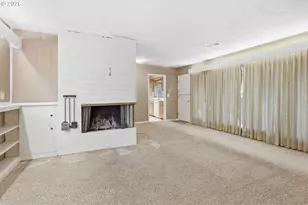 9477 SW 62nd Dr, Portland, OR 97219 - Photo 7