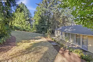 9477 SW 62nd Dr, Portland, OR 97219 - Photo 25