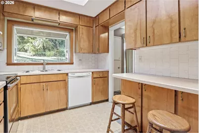 9477 SW 62nd Dr, Portland, OR 97219 - Photo 13