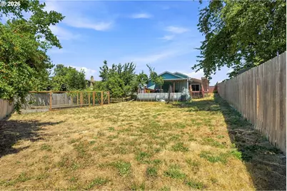 305 Meadow Ln, Creswell, OR 97426 - Photo 23
