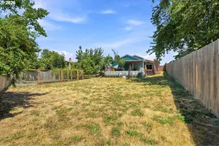 305 Meadow Ln, Creswell, OR 97426 - Photo 23