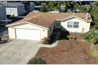 855 Maple St, Florence, OR 97439 - Photo 1