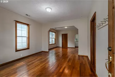 184 S 2nd St, Saint Helens, OR 97051 - Photo 5