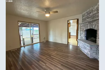 2188 SE Pine St, Hillsboro, OR 97123 - Photo 9
