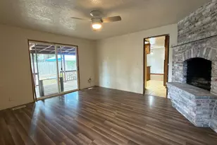 2188 SE Pine St, Hillsboro, OR 97123 - Photo 9