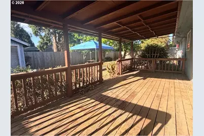 2188 SE Pine St, Hillsboro, OR 97123 - Photo 17