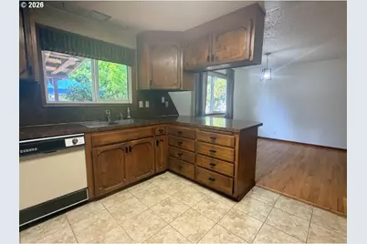 2188 SE Pine St, Hillsboro, OR 97123 - Photo 7