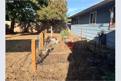 2188 SE Pine St, Hillsboro, OR 97123 - Photo 19