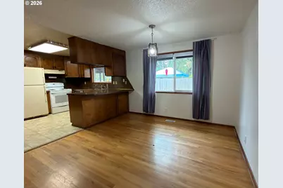 2188 SE Pine St, Hillsboro, OR 97123 - Photo 5