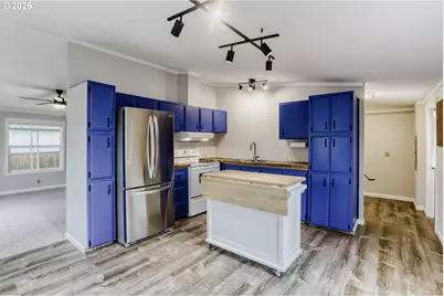 18485 SW Pacific Dr, Tualatin, OR 97062 - Photo 9