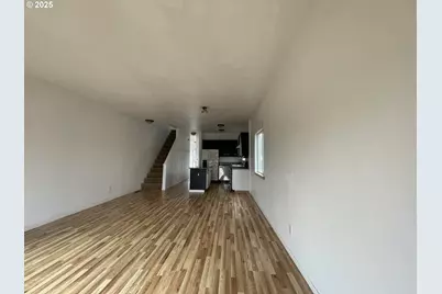 702 NE 94th Ave, Portland, OR 97220 - Photo 7