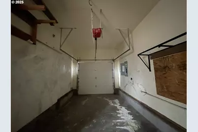 702 NE 94th Ave, Portland, OR 97220 - Photo 43