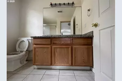 702 NE 94th Ave, Portland, OR 97220 - Photo 35