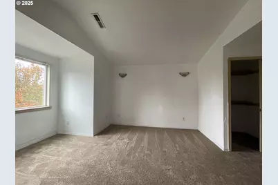 702 NE 94th Ave, Portland, OR 97220 - Photo 17