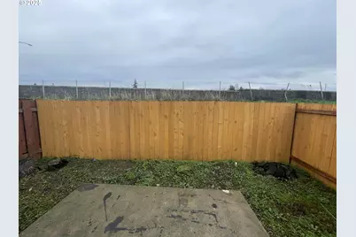 702 NE 94th Ave, Portland, OR 97220 - Photo 45