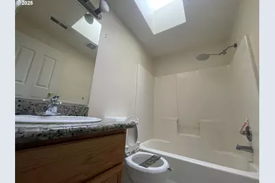 702 NE 94th Ave, Portland, OR 97220 - Photo 39