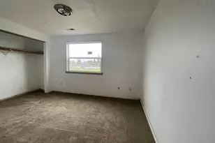 702 NE 94th Ave, Portland, OR 97220 - Photo 27