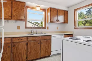 687 Jefferson St, Lafayette, OR 97127 - Photo 11