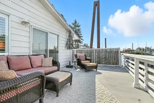 535 NE Bridgeton Rd, Portland, OR 97211 - Photo 23