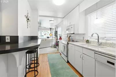 535 NE Bridgeton Rd #2, Portland, OR 97211 - Photo 5