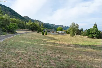 3716 Weaver Rd, Riddle, OR 97469 - Photo 5