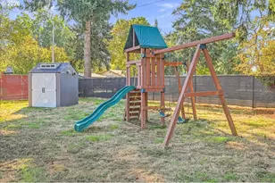 17148 SE Market St, Portland, OR 97233 - Photo 5