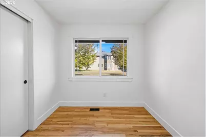 17148 SE Market St, Portland, OR 97233 - Photo 17