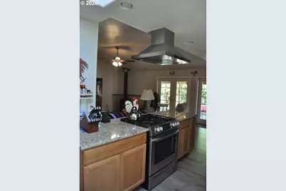87624 Trek Dr, Veneta, OR 97487 - Photo 9