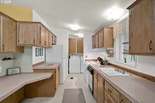 358 La Casa St, Eugene, OR 97402 - Photo 11